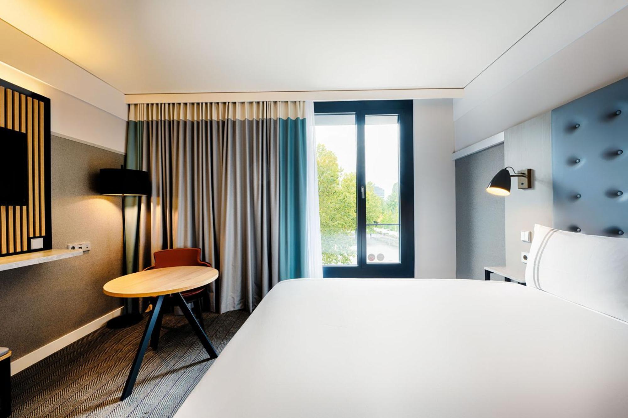 Premier Inn Heilbronn City Centre Экстерьер фото