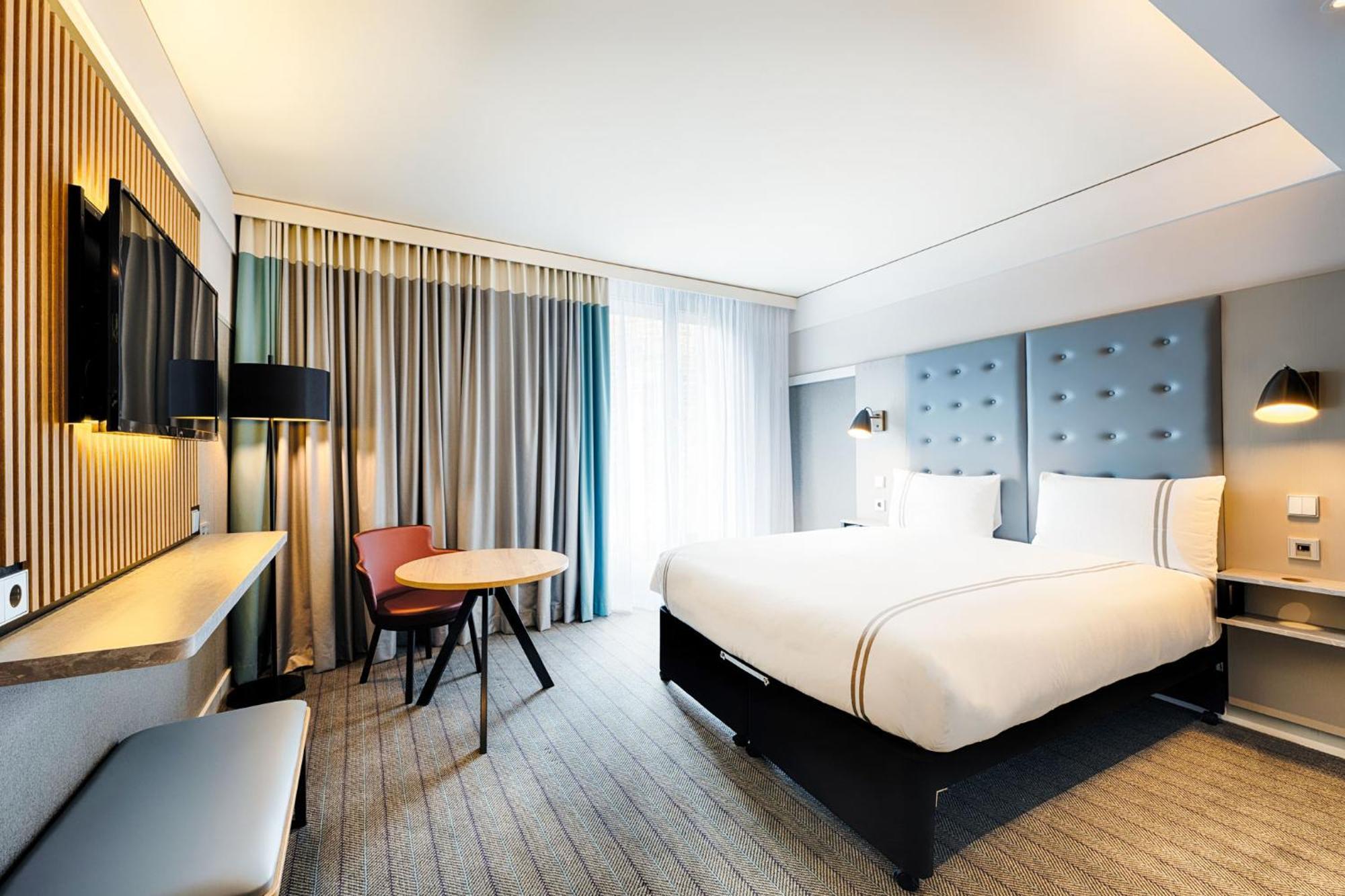 Premier Inn Heilbronn City Centre Экстерьер фото