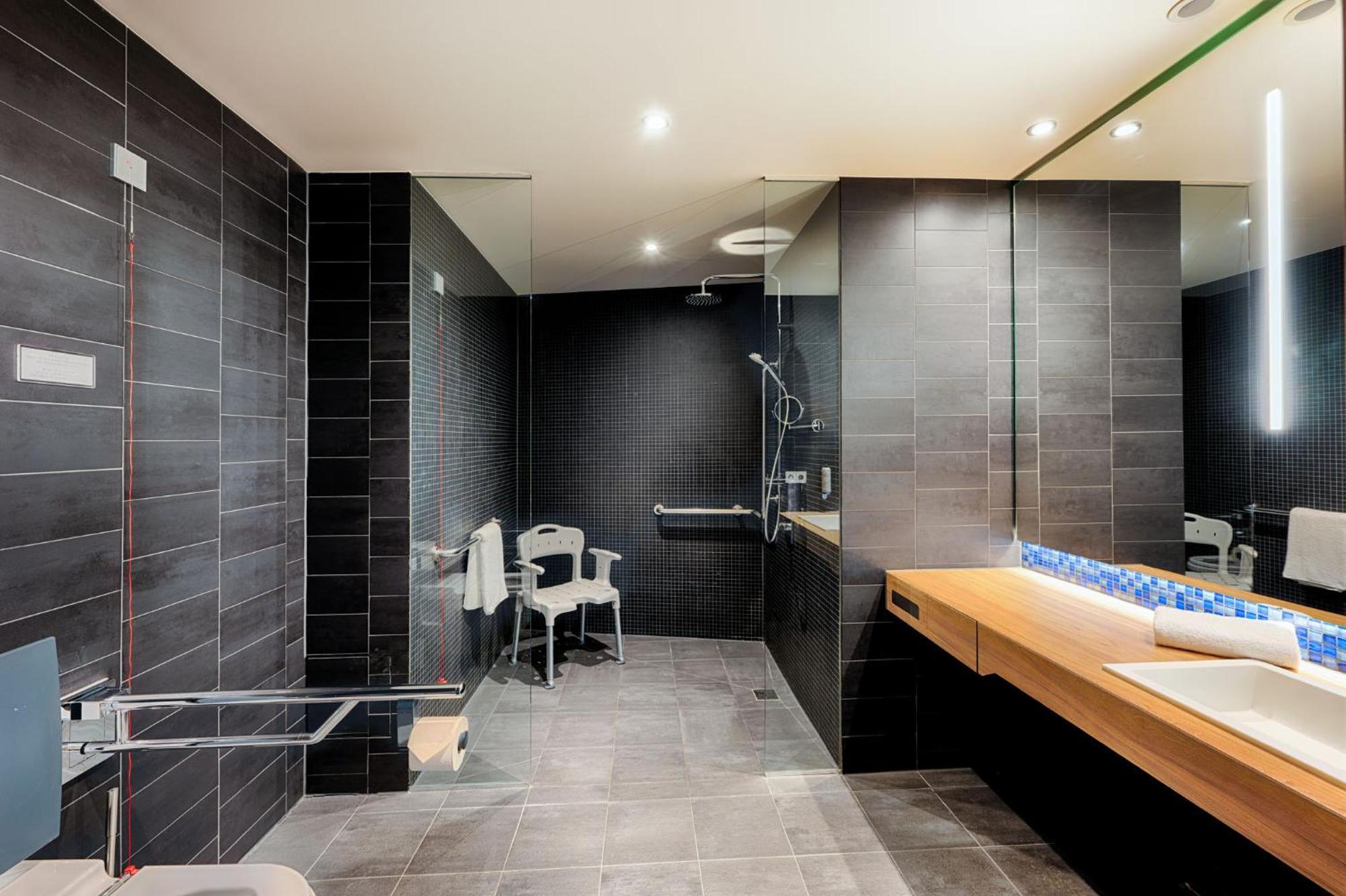 Premier Inn Heilbronn City Centre Экстерьер фото