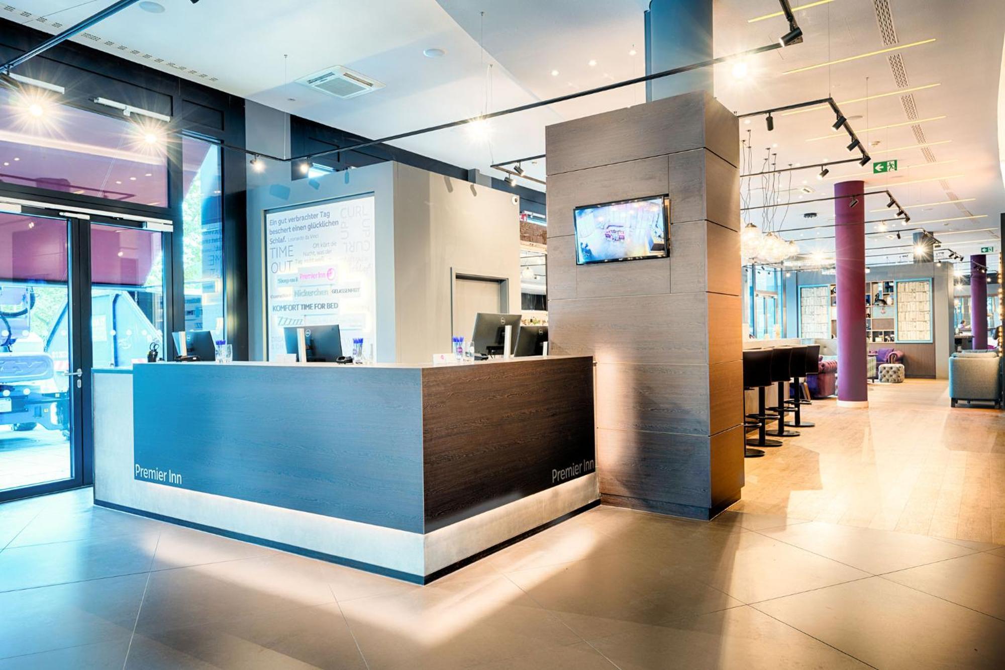 Premier Inn Heilbronn City Centre Экстерьер фото