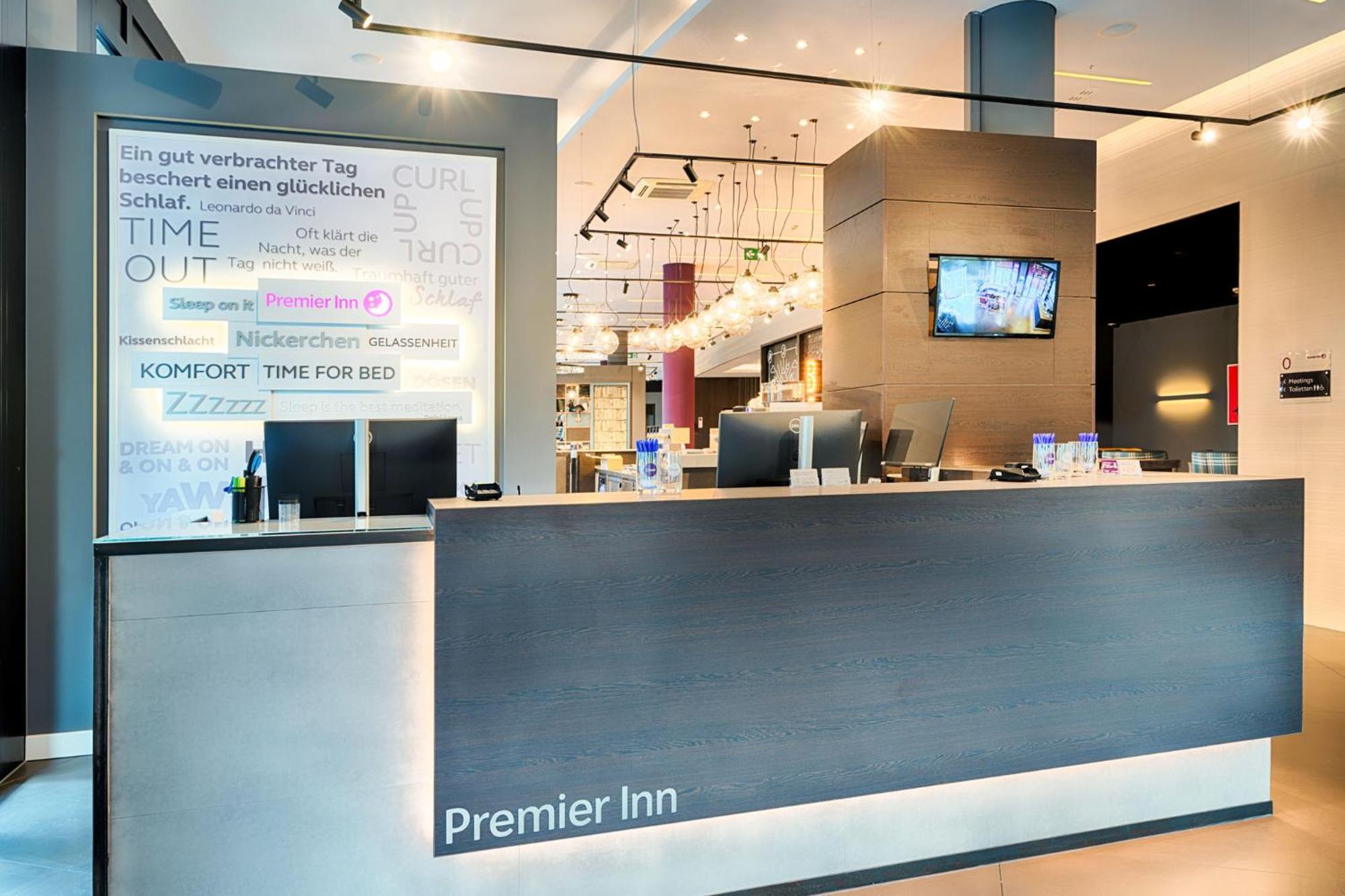 Premier Inn Heilbronn City Centre Экстерьер фото