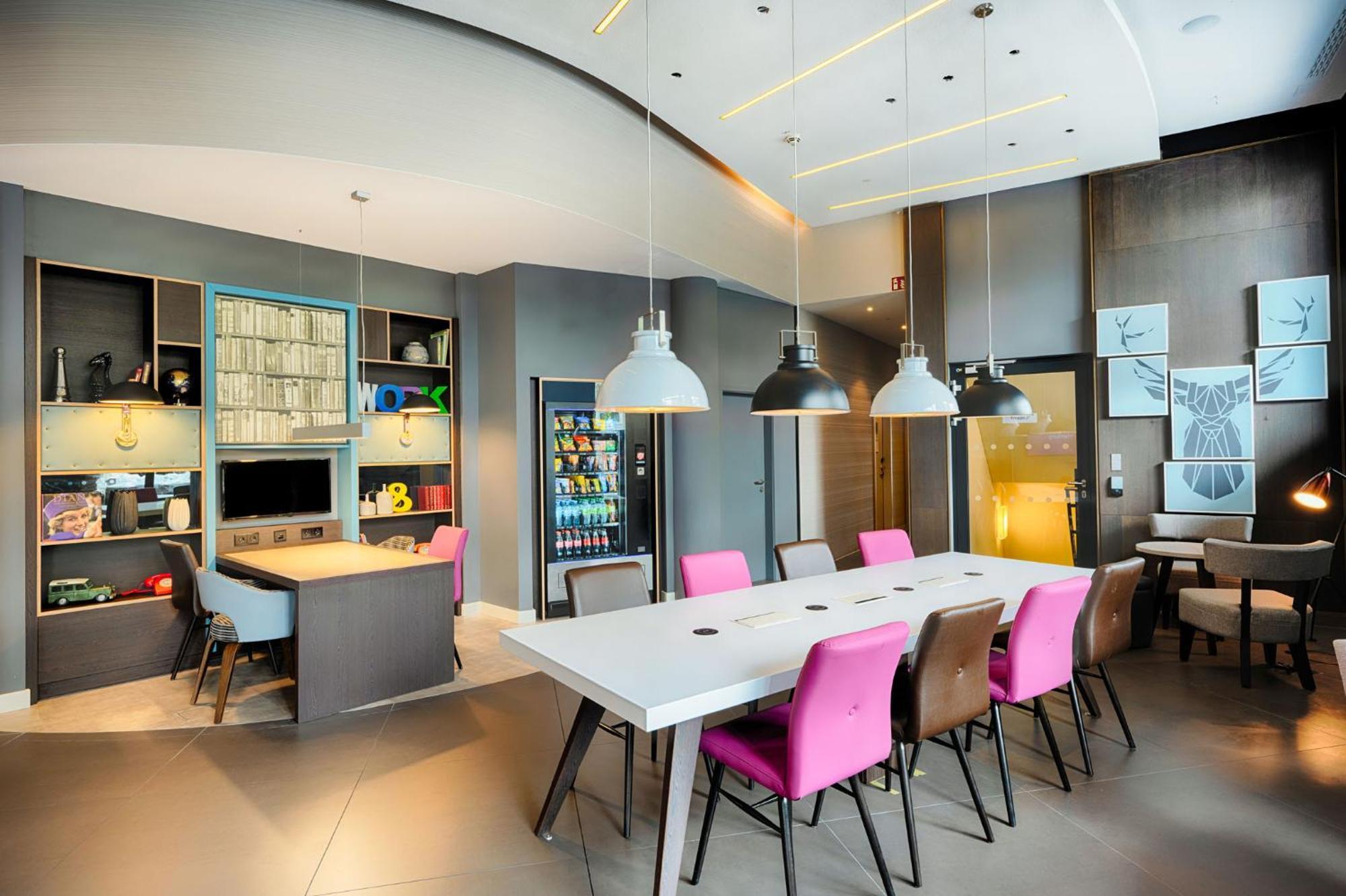 Premier Inn Heilbronn City Centre Экстерьер фото